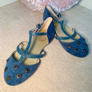 Joyfolie youth size 5/women’s size 7 blue gemstone strappy gold studded flats